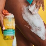 pineapple-gel-wash-on-skin