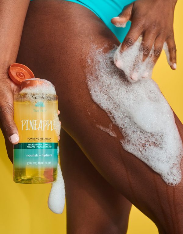 pineapple-gel-wash-on-skin