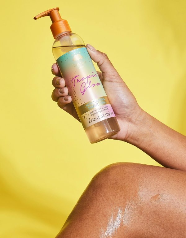 tropic-glow-shave-oil-on-body